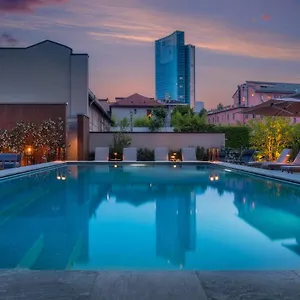 Crowne Plaza By Ihg Otel