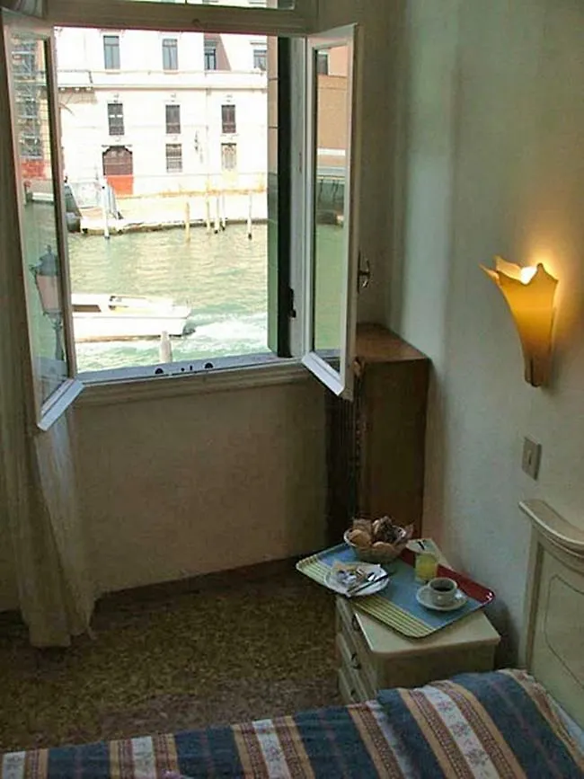 Hotel Airone Venedik 2*,  İtalya