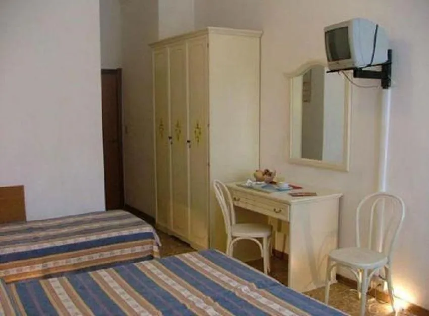 Hotel Airone Venedik 2*,  İtalya
